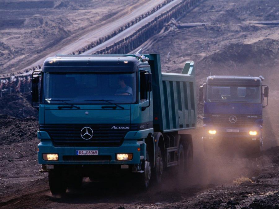  Mercedes-Benz Actros 4143 1997 года  (фото 4 из 11)